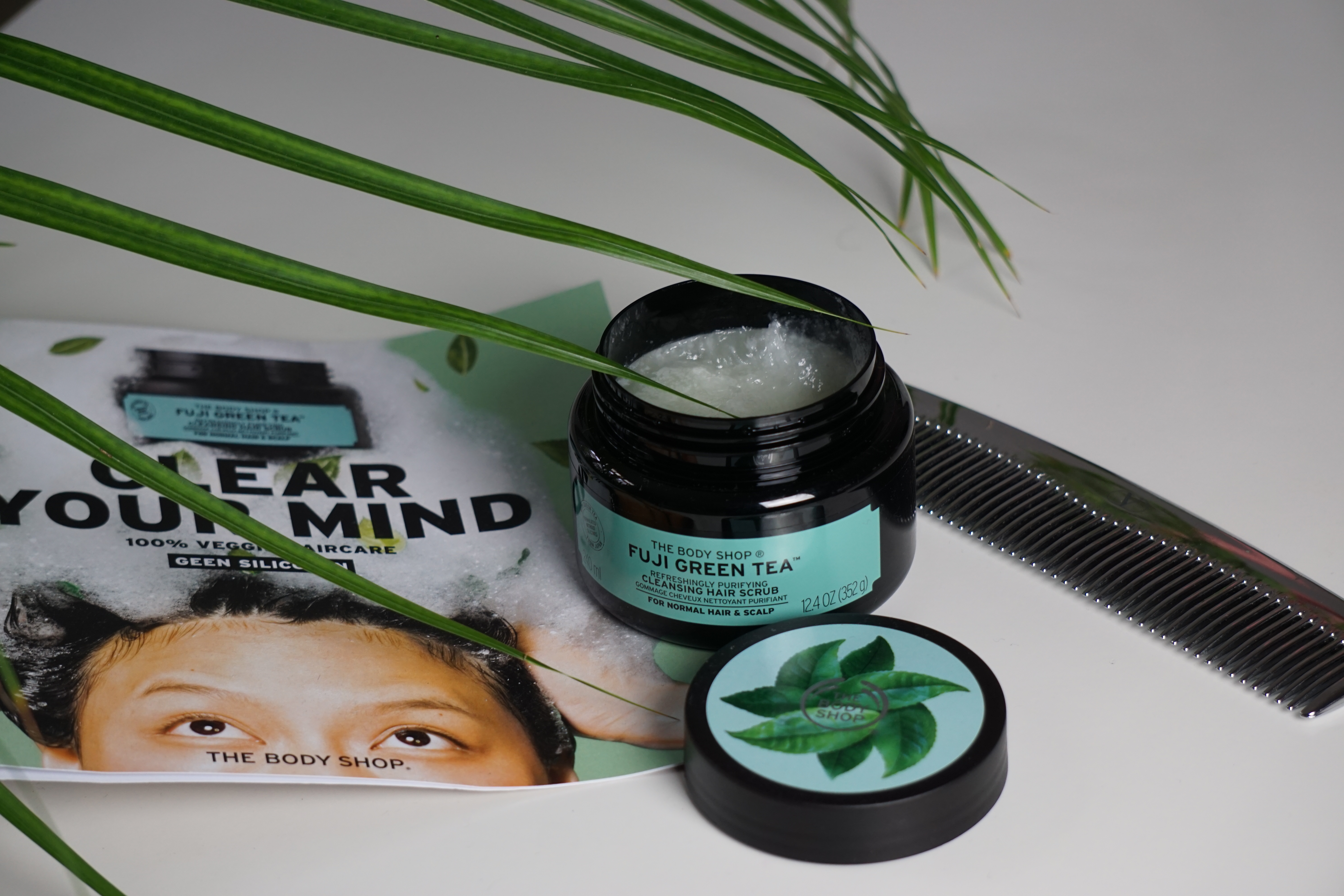 THE BODY SHOP – FUJI GREEN TEA CLEANSING HAIR SCRUB