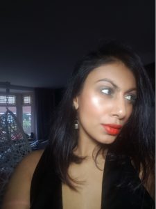 Lees meer over het artikel PARTY MAKE-UP LOOK 2