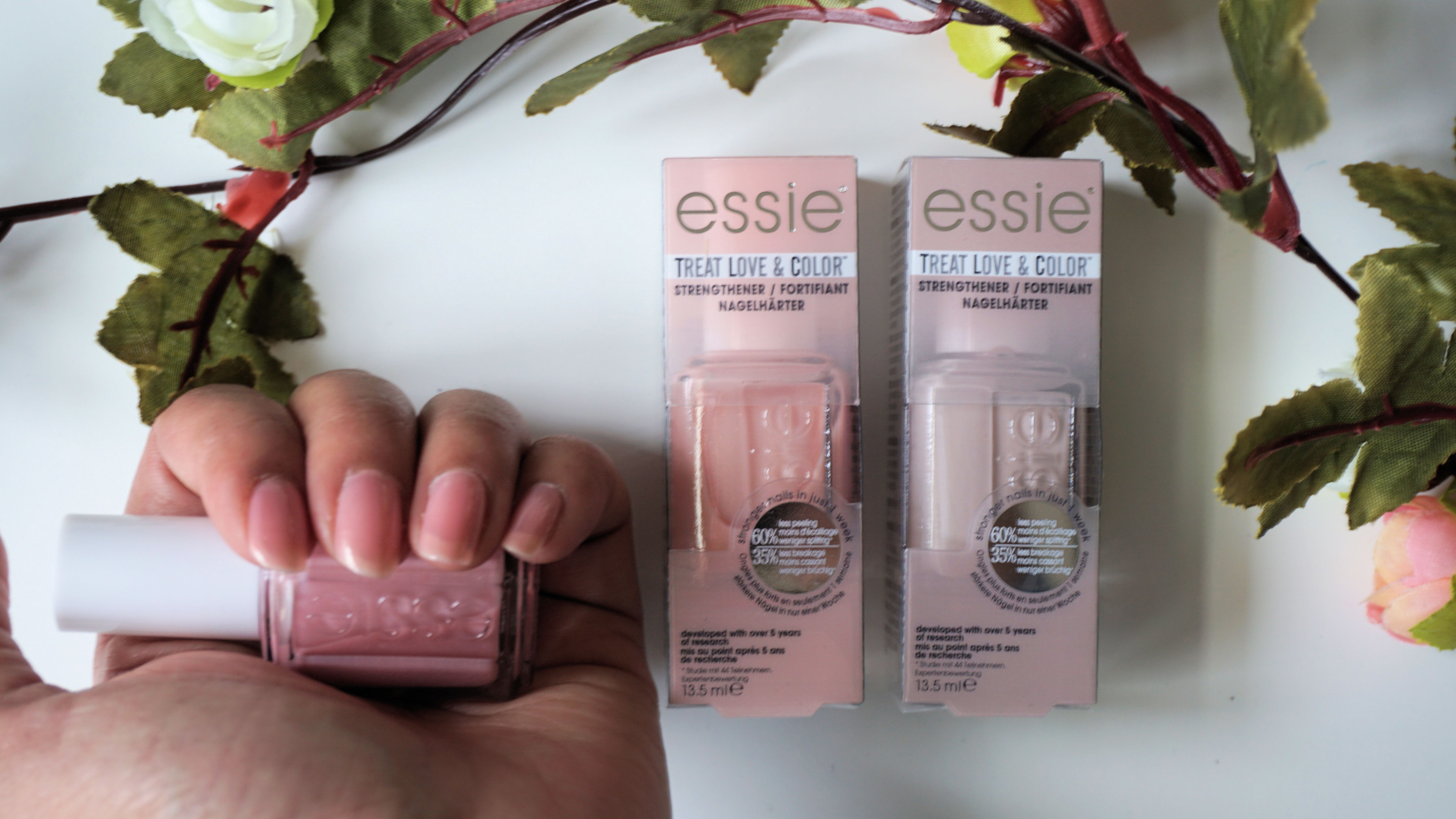 TREAT LOVE & COLOR BY essie