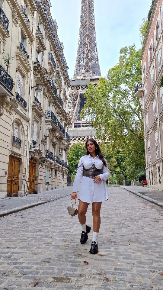 Reena in Paris 😉

Blouse: @ow.collection 
Corset: @sottobrand
Bag: @chloe 
Shoes: @asos 

#travelling #traveltheworld #exploreparis #visitparis
#parislovers #instaparis #seemyparis #parisisalwaysagoodidea #loveparis #parijs #parisfrance #travelgram #wanderlust #parismood #parisvibe #parisstyle #parisianstyle #brownskin #browngirls #momsofinstagram #momsover40 #parisgram #asosstyle #chloebag #sottobrand #owcollection #fashiongrammer